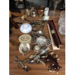 A MIXED LOT TO INCLUDE A SILVER PLATED CRUET SET ON A STAND, VINTAGE WATCHES, CERAMIC FIGURES,