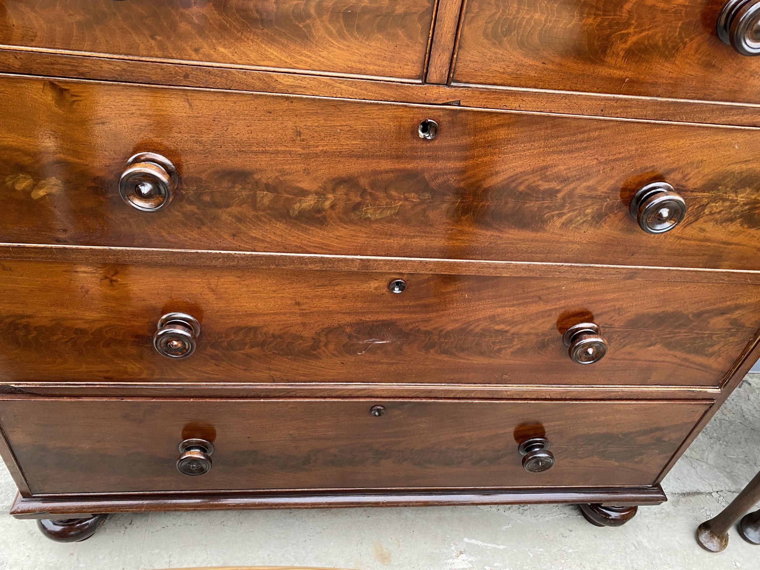 A 19TH CENTURY MAHOGANY CHEST OF TWO SHORT AND THREE LONG GRADUATED DRAWERS WITH PIE CRUST EDGE ON - Image 5 of 6