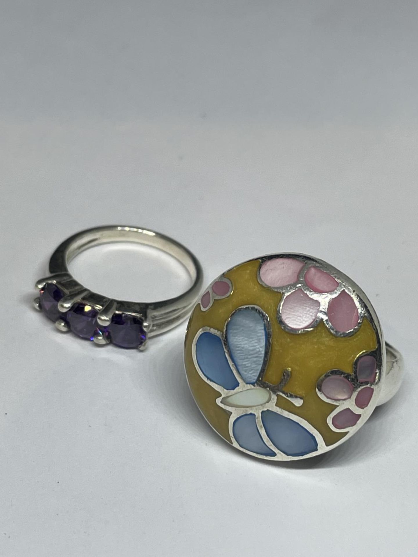 FIVE MARKED SILVER RINGS - Image 3 of 3