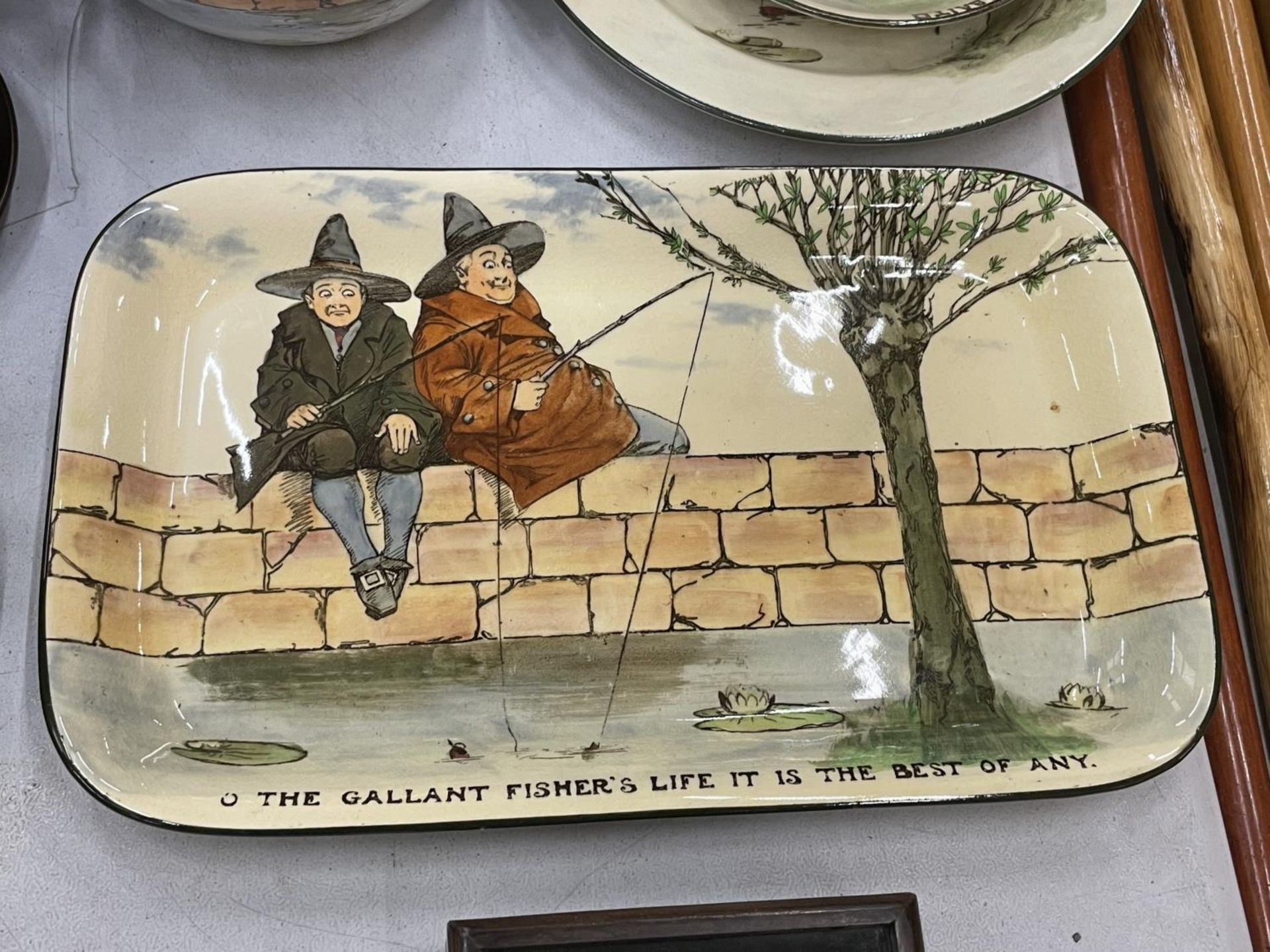 A QUANTITY OF ROYAL DOULTON 'THE GALLANT FISHERS' SERIES WARE TO INCLUDE PLATES, BOWLS, TEAPOT, CUPS - Image 2 of 7