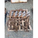 PALLET OF MIXED ITEMS TO INCLUDE WHEEL / BRACKETS/ BOTTLE RACK ETC