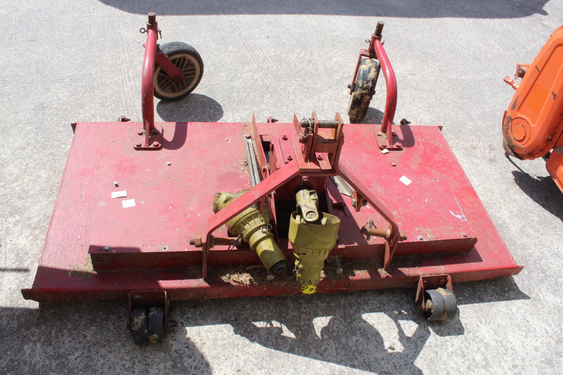 A SMALL COMPACT TRACTOR TOPPER COMPLETE WITH PTO SHAFT NO VAT - Image 2 of 2