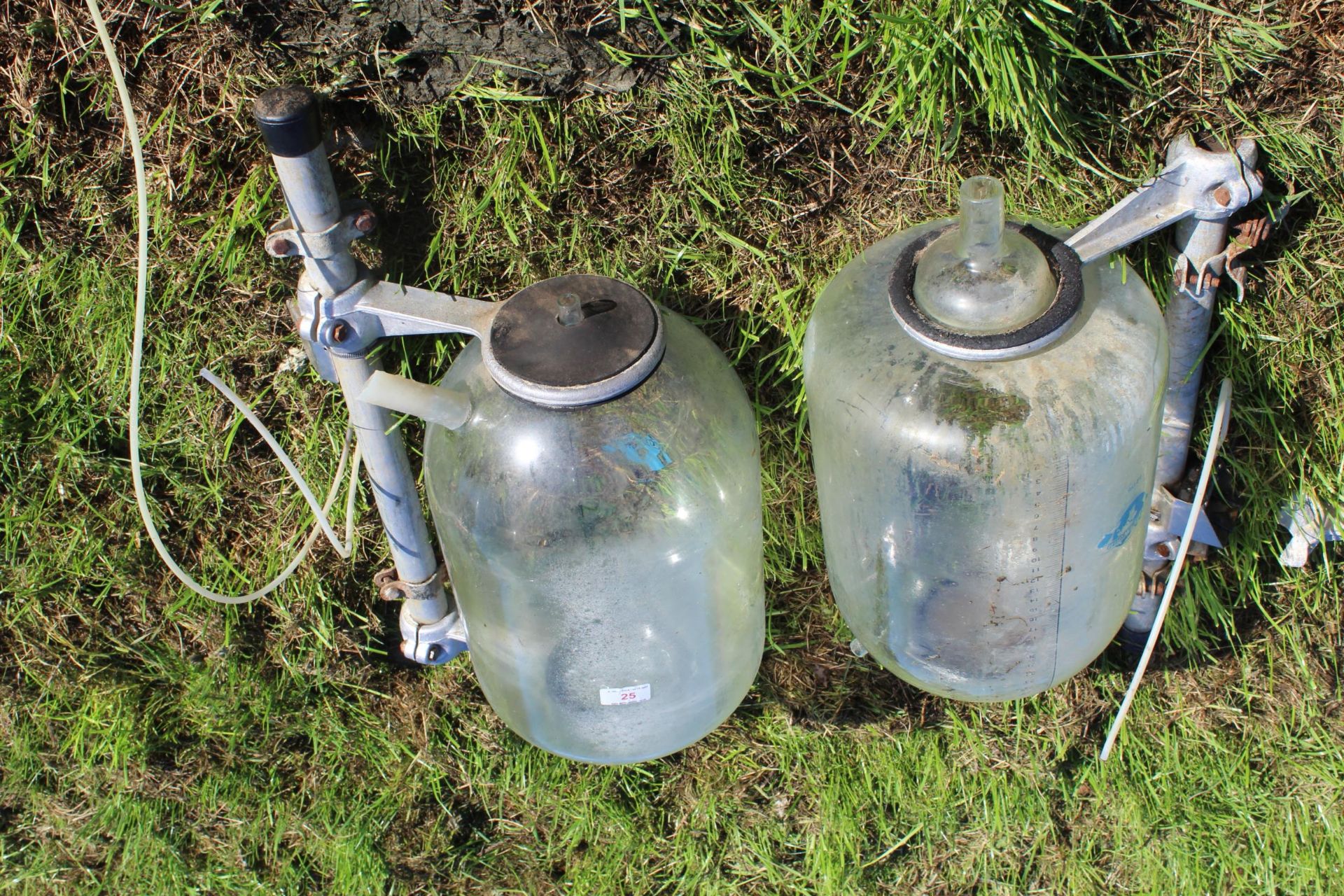 MILK COLLECTION JARS & GLASS MILK LINE + VAT - Image 3 of 5