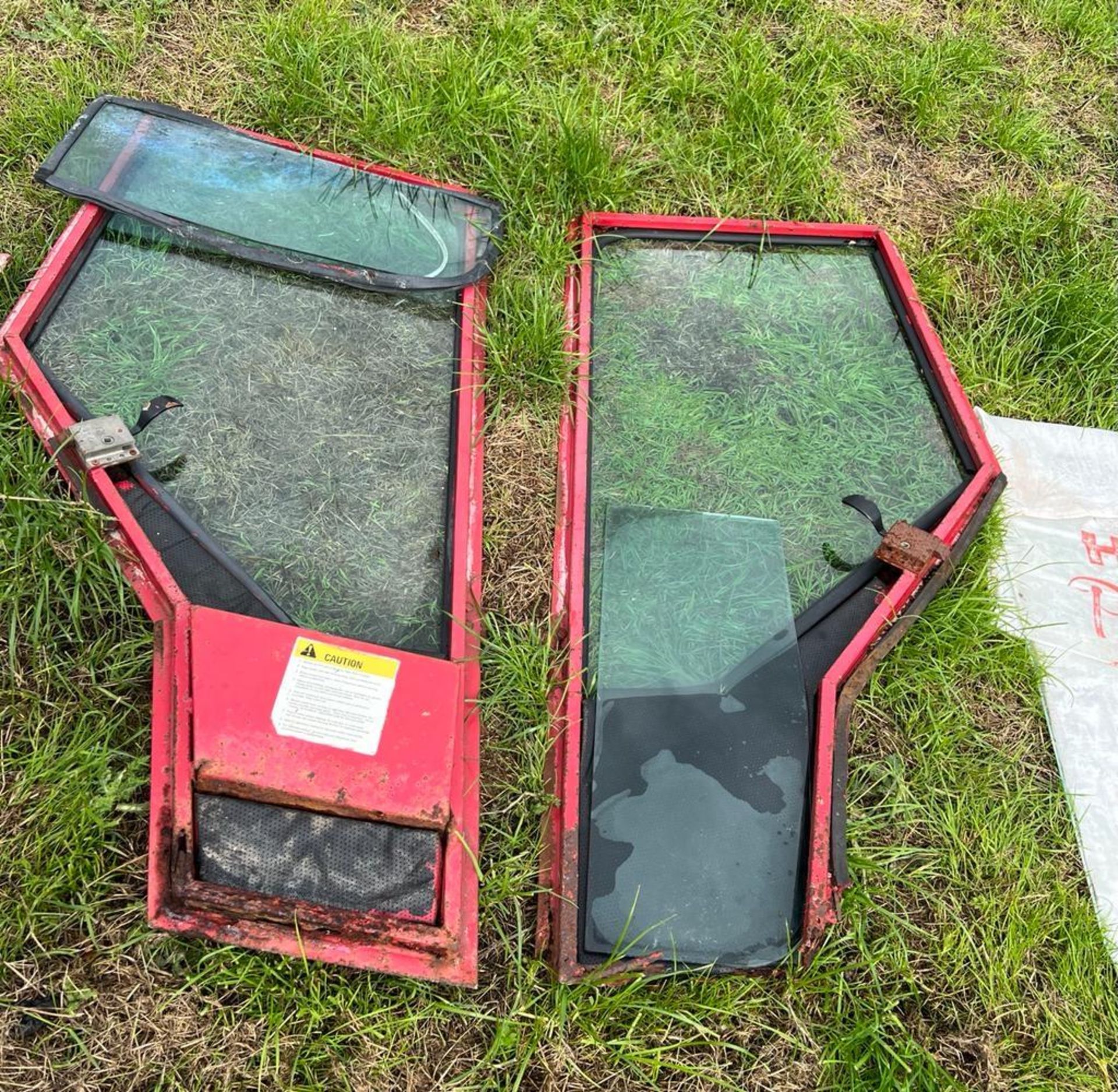 2 TRACTOR DOORS & SPARE GLASS TO FIT IH 454 + VAT