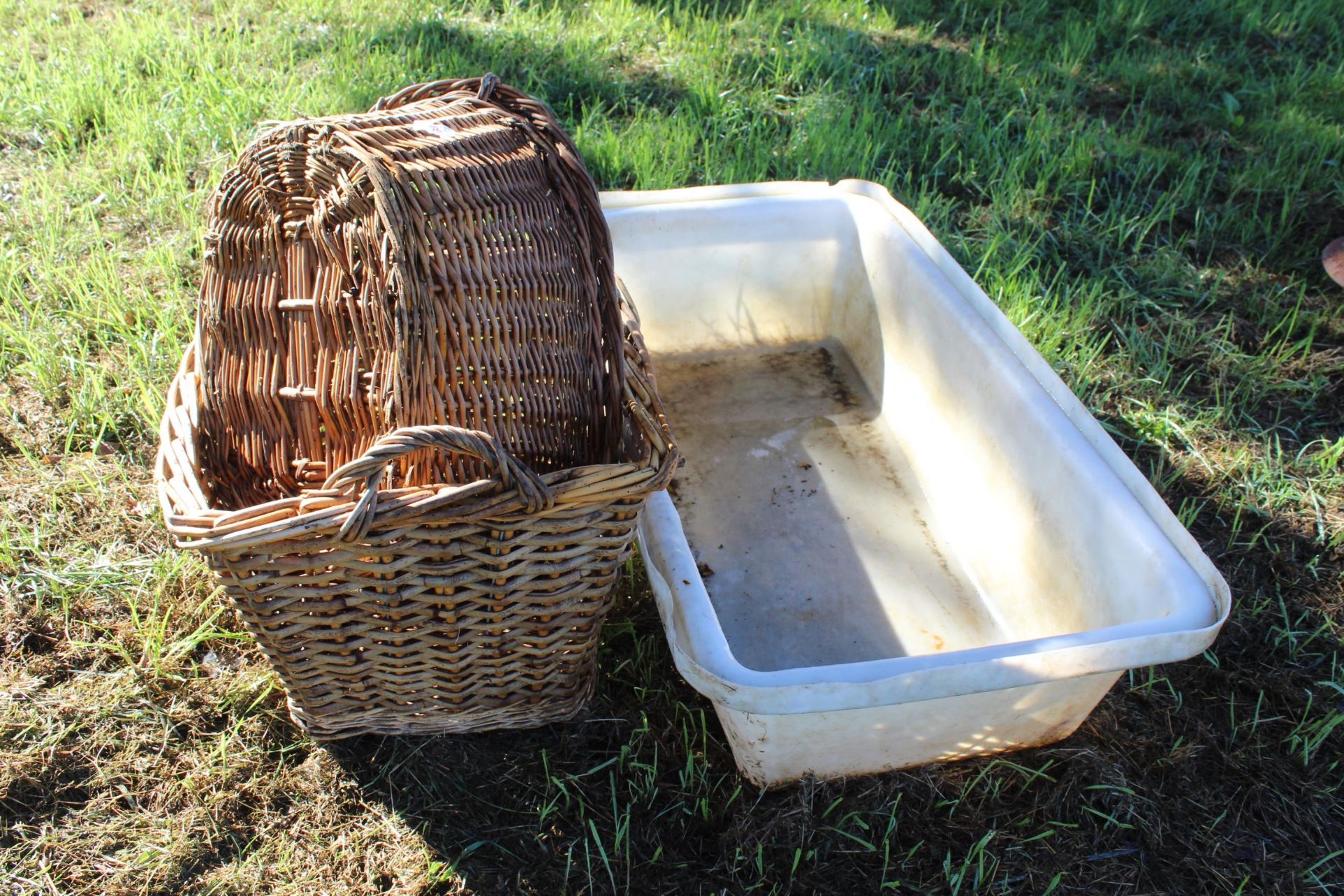 2 WICKER BASKETS & A PLASTIC TUB +VAT