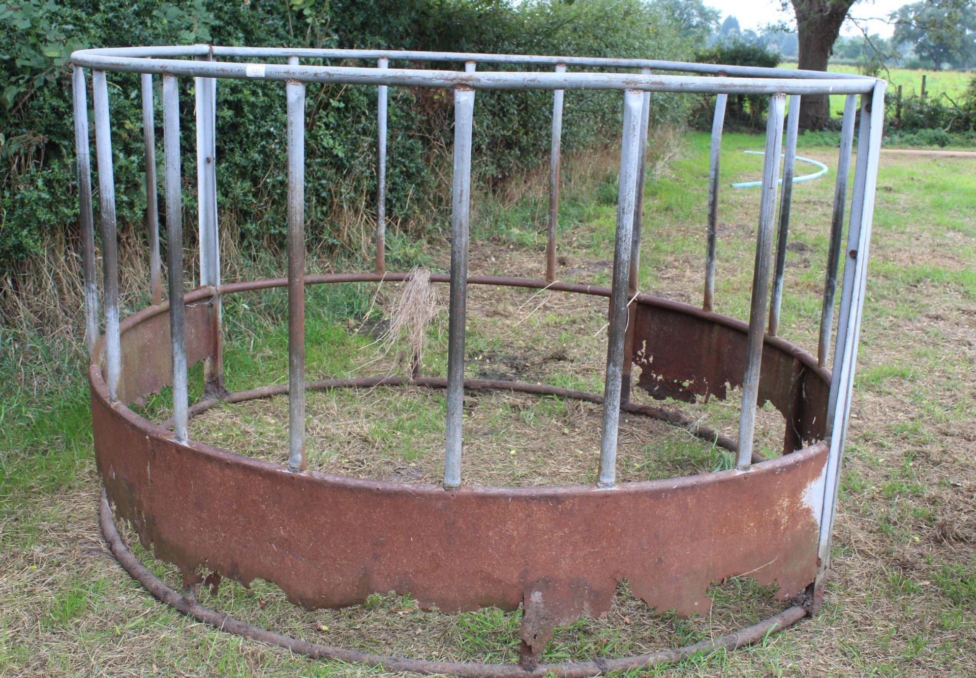 A RING FEEDER + VAT