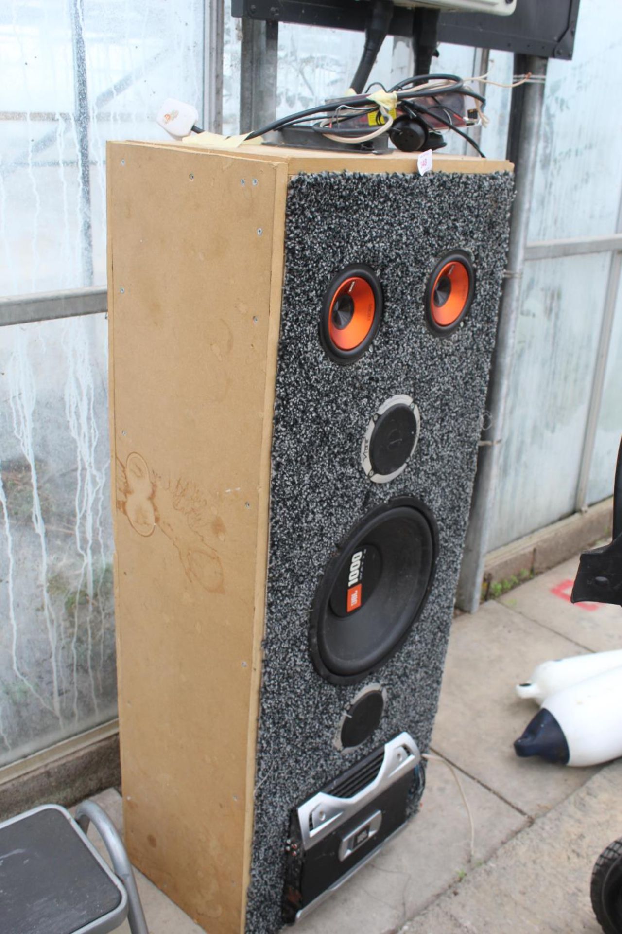 54B WOOFER BOX WITH AMPS AND SPEAKERS NO VAT - Image 2 of 2
