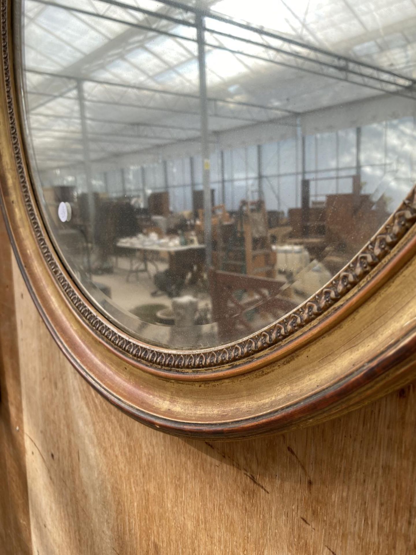 A GILT FRAMED CIRCULAR BEVELED EDGE WALL MIRROR - Image 3 of 3