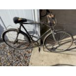 A VINTAGE GENTS RALEIGH SPORTS MODE BIKE
