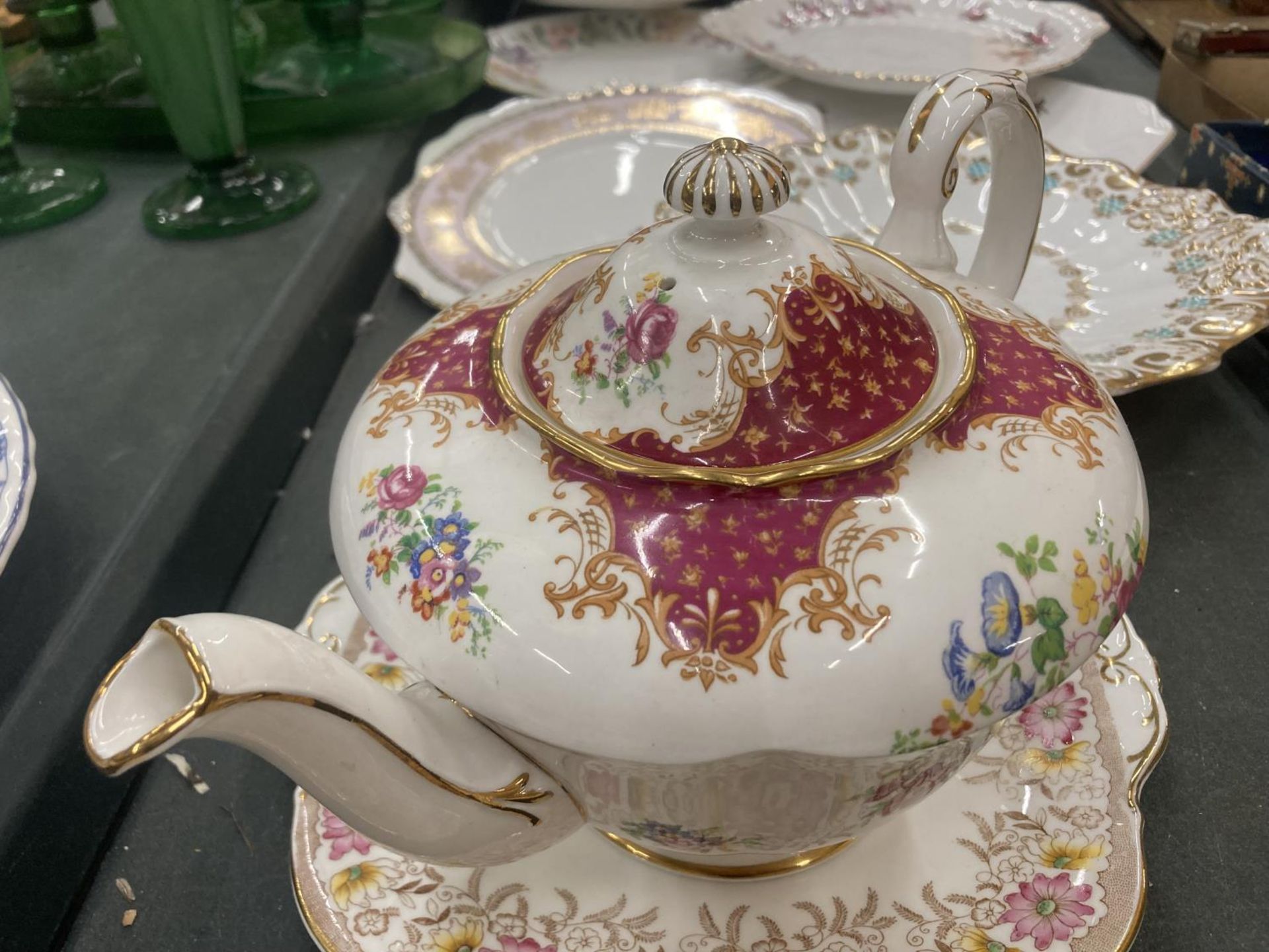 A WINDSOR SET OF SIX TRIOS,CAKE PLATE AND A CREAM JUG IN A FLORAL PATTERN PLUS A PARAGON 'BIRD OF - Image 6 of 7