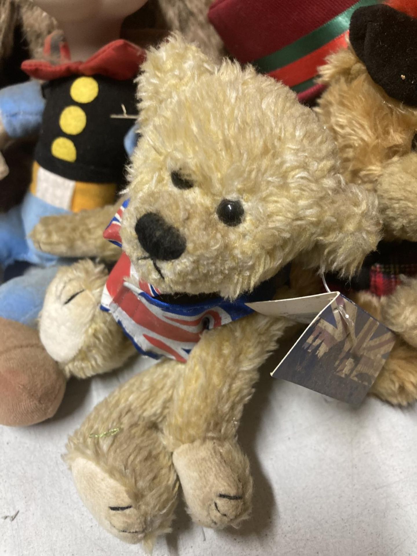 A LARGE QUANTITY OF VINTAGE TEDDY BEARS TO INCLUDE RUPERT THE BEAR, BASIL BRUSH, ETC - Image 4 of 4