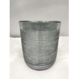 A SPUN GLASS VASE POSSIBLY BY BENGT EDENFELDT 15CM HIGH