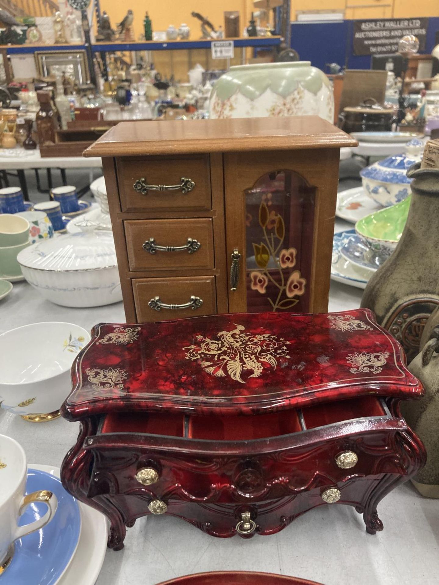 TWO JEWELLERY BOXES WITH DRAWERS TO INCLUDE A CRIMSON VINTAGE STYLE