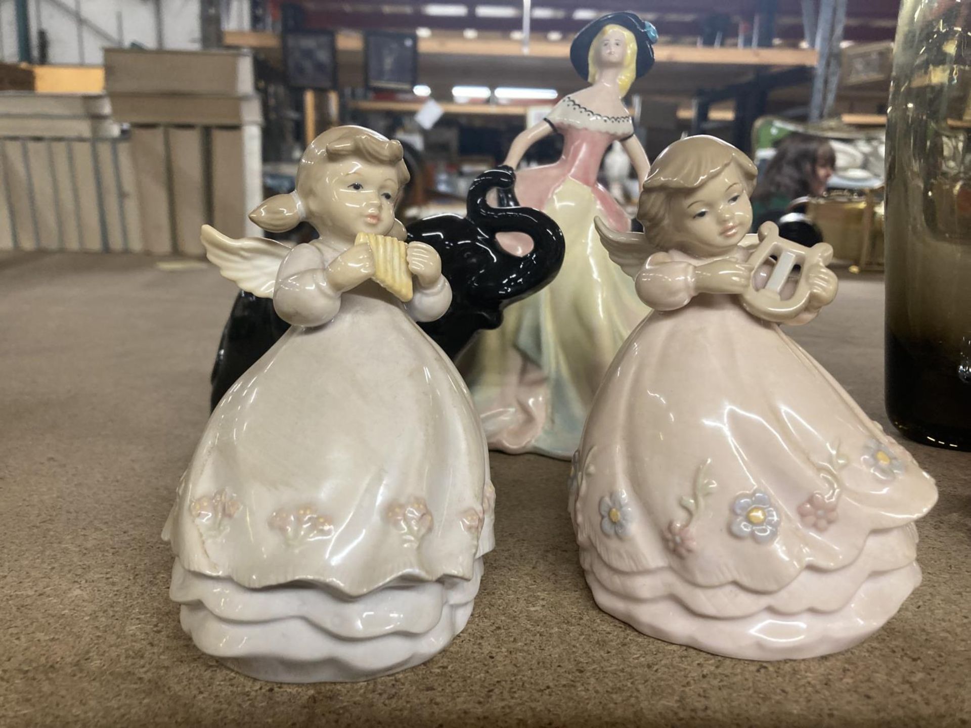 A QUANTITY OF CERAMIC ITEMS TO INCLUDE FAIRY FIGURINES, A VINTAGE LADY FIGURE AND AN ELEPHANT - Image 2 of 4