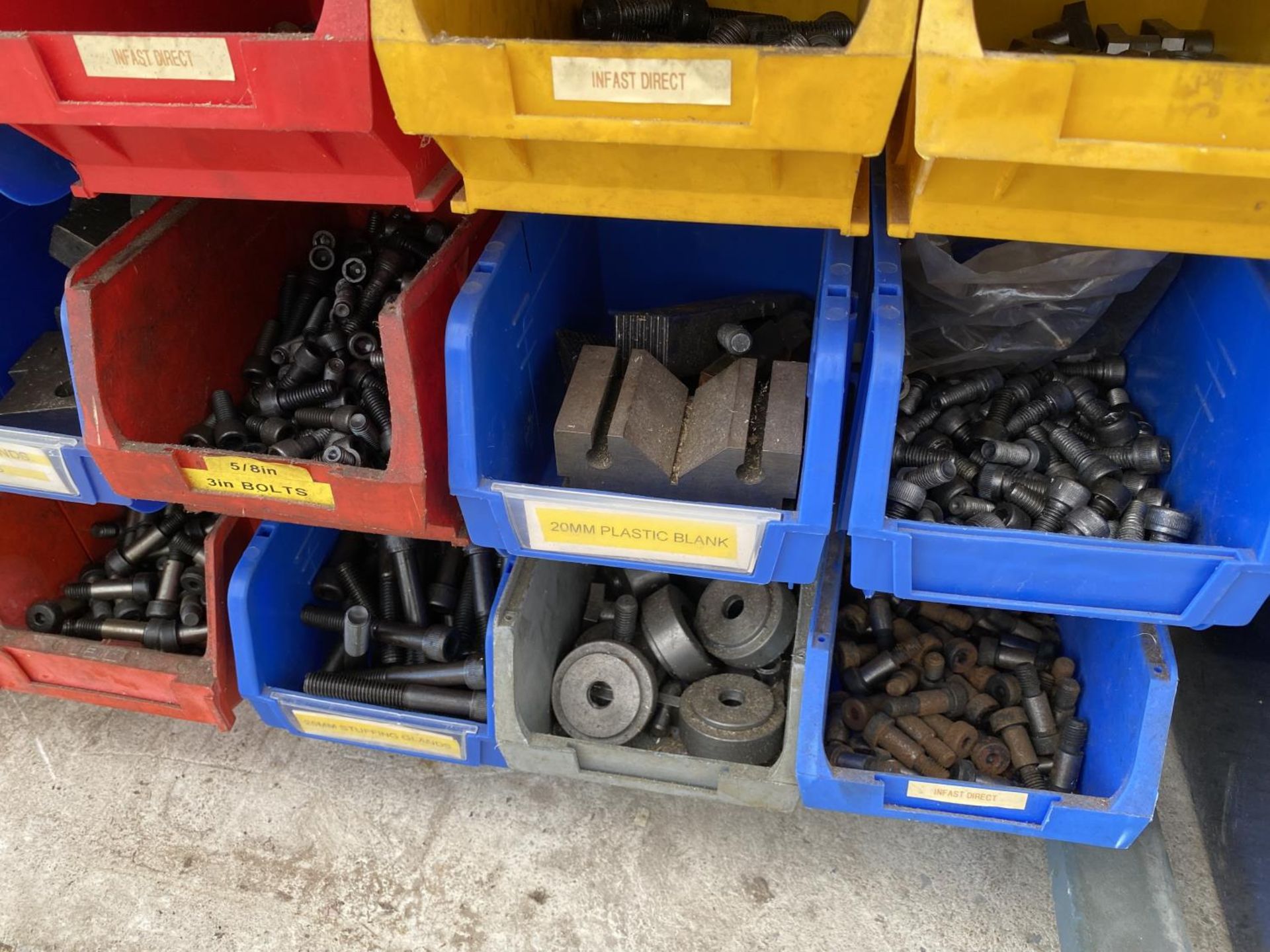 A WORKSHOP DISPLAY BOARD WITH A LARGE ASSORTMENT OF LIN BINS CONTAINING HARDWARE AND TOOLS ETC - Image 8 of 21