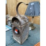 A VINTAGE ROAD LAMP COMPLETE WITH PARAFIN BURNER