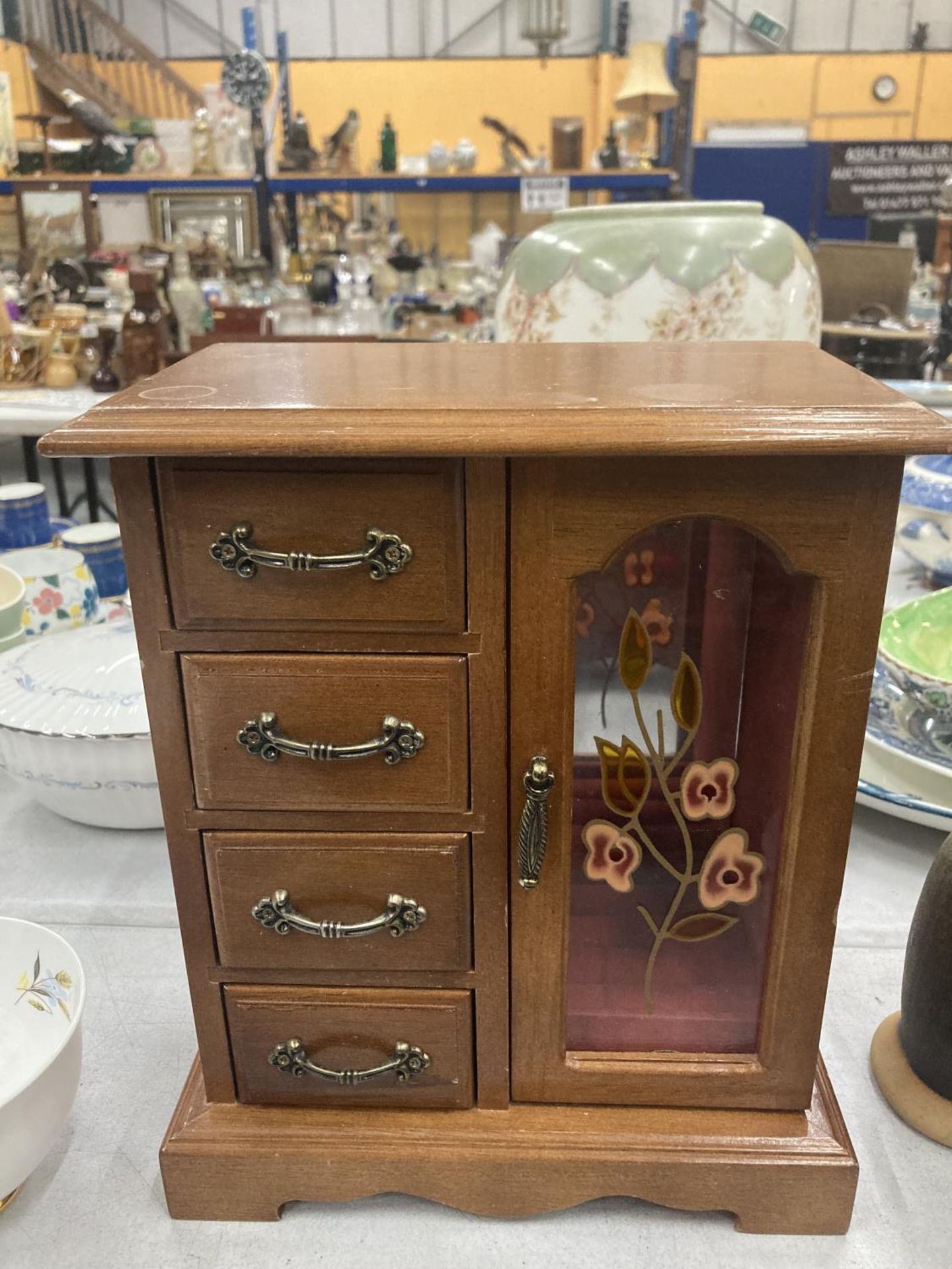 TWO JEWELLERY BOXES WITH DRAWERS TO INCLUDE A CRIMSON VINTAGE STYLE - Image 3 of 3