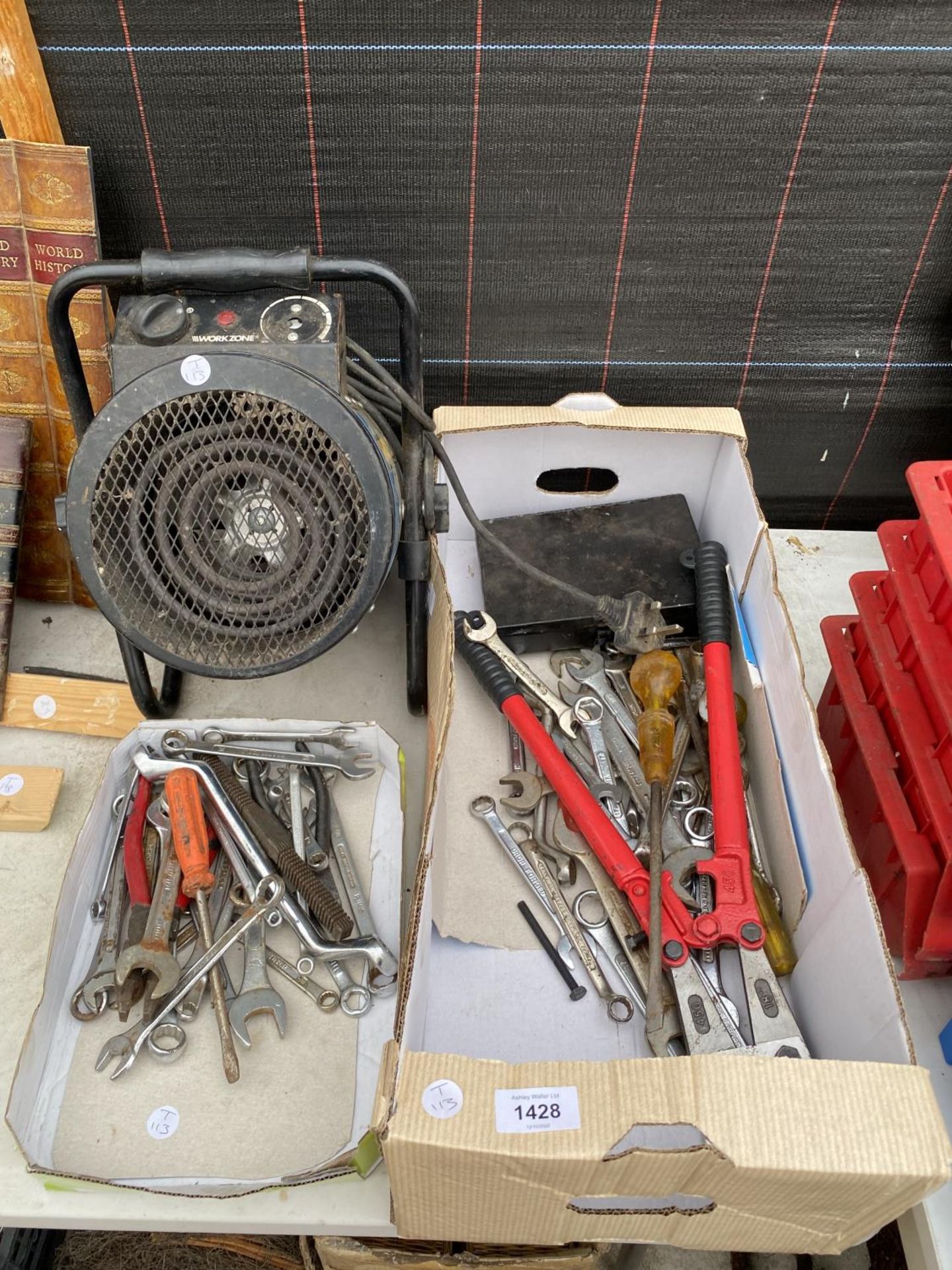AN ASSORTMENT OF TOOLS TO INCLUDE SPANNERS AND BOLT CUTTERS