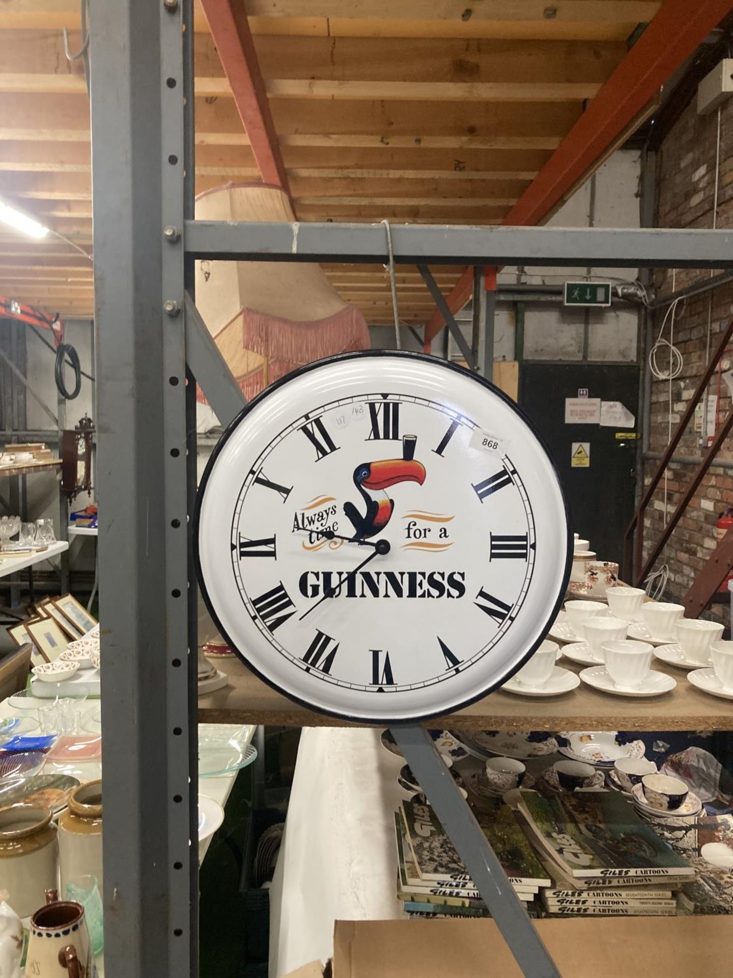 A VINTAGE STYLE 'GUINNESS' WALL CLOCK DIAMETER 41CM - BATTERY OPERATED