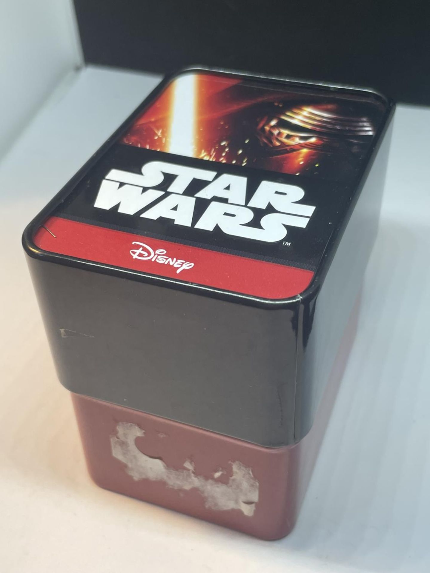 A STAR WARS WATCH IN A PRESENTATION TIN - Image 3 of 3