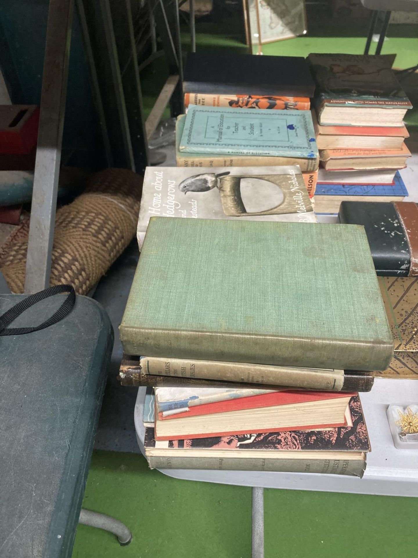 A LARGE QUANTITY OF VINTAGE BOOKS TO INCLUDE FICTION AND NON FICTION - ROGERS RECORD YEAR, THE