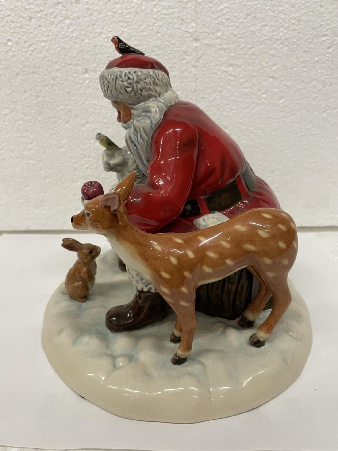 A ROYAL DOULTON FIGURE WOODLAND CHRISTMAS HN5855 - Image 2 of 5