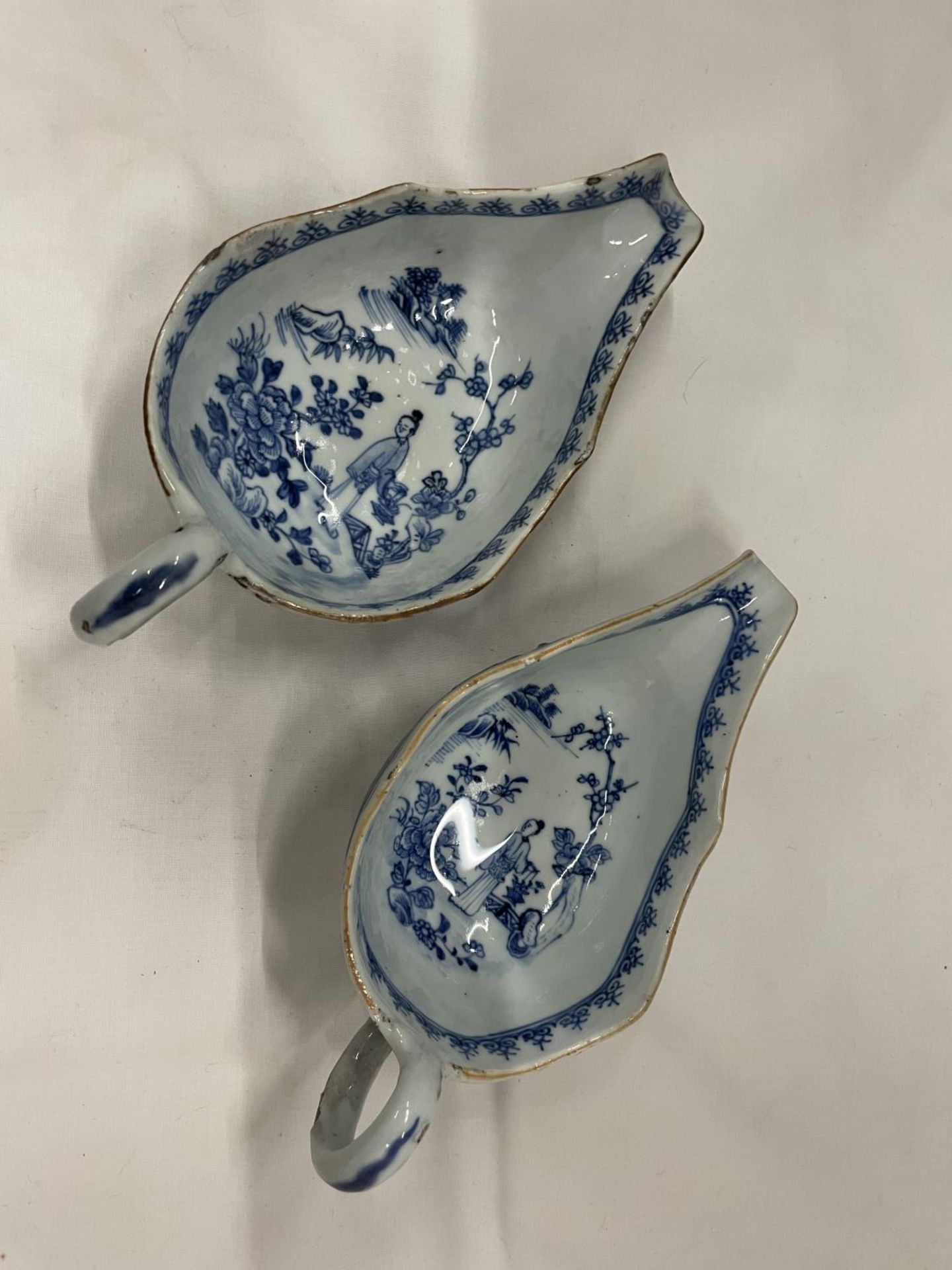 A BELIEVED TO BE LATE 18TH/EARLY 19TH CENTURY CHINESE QING DYNASTY/NANKIN BLUE AND WHITE SAUCE - Image 2 of 8