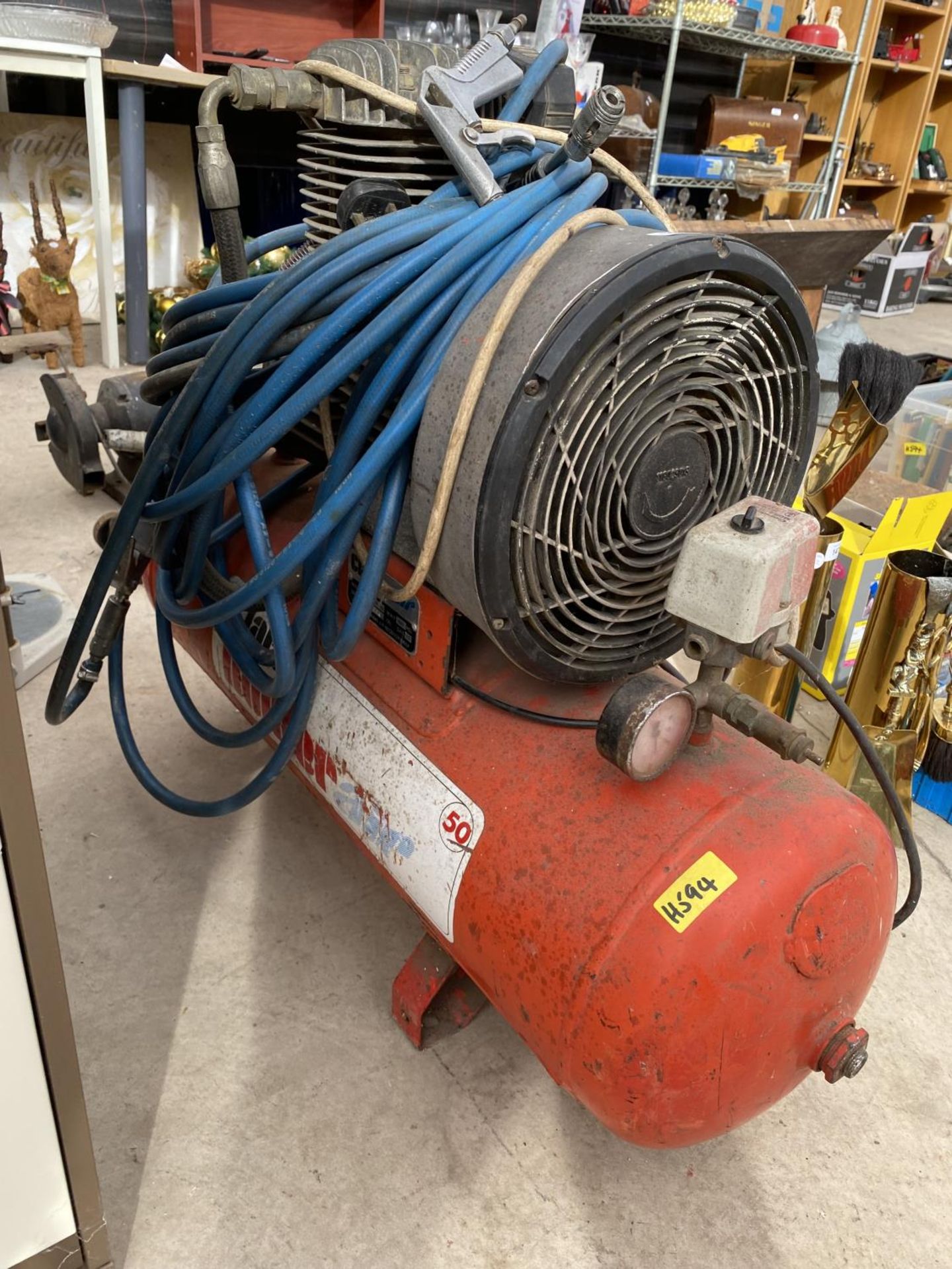 A CLARKE HUNTER AIR COMPRESSOR - Image 2 of 2