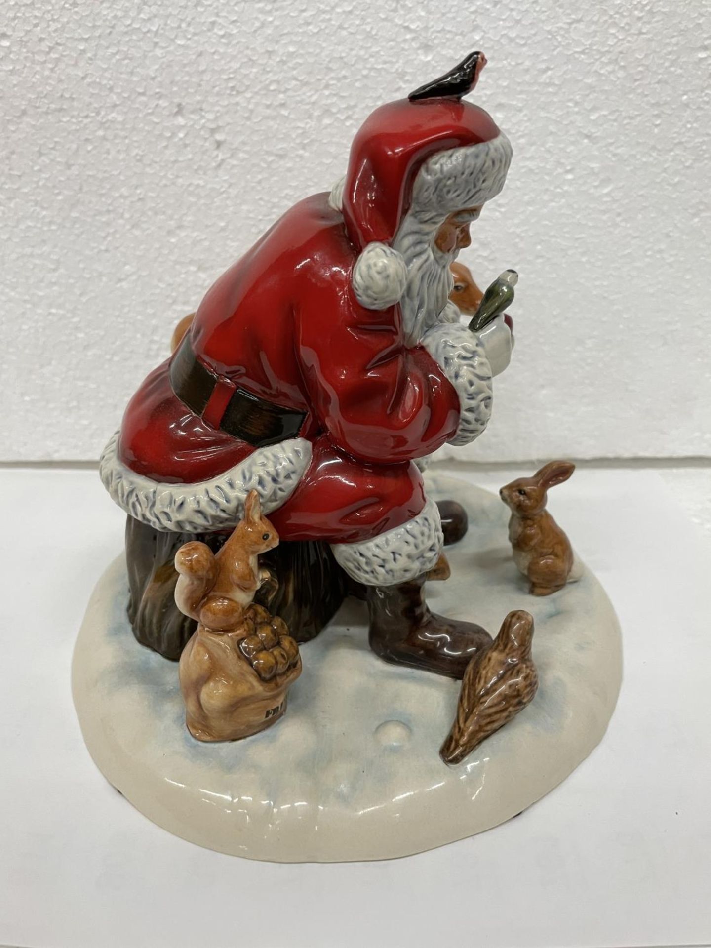 A ROYAL DOULTON FIGURE WOODLAND CHRISTMAS HN5855 - Image 4 of 5