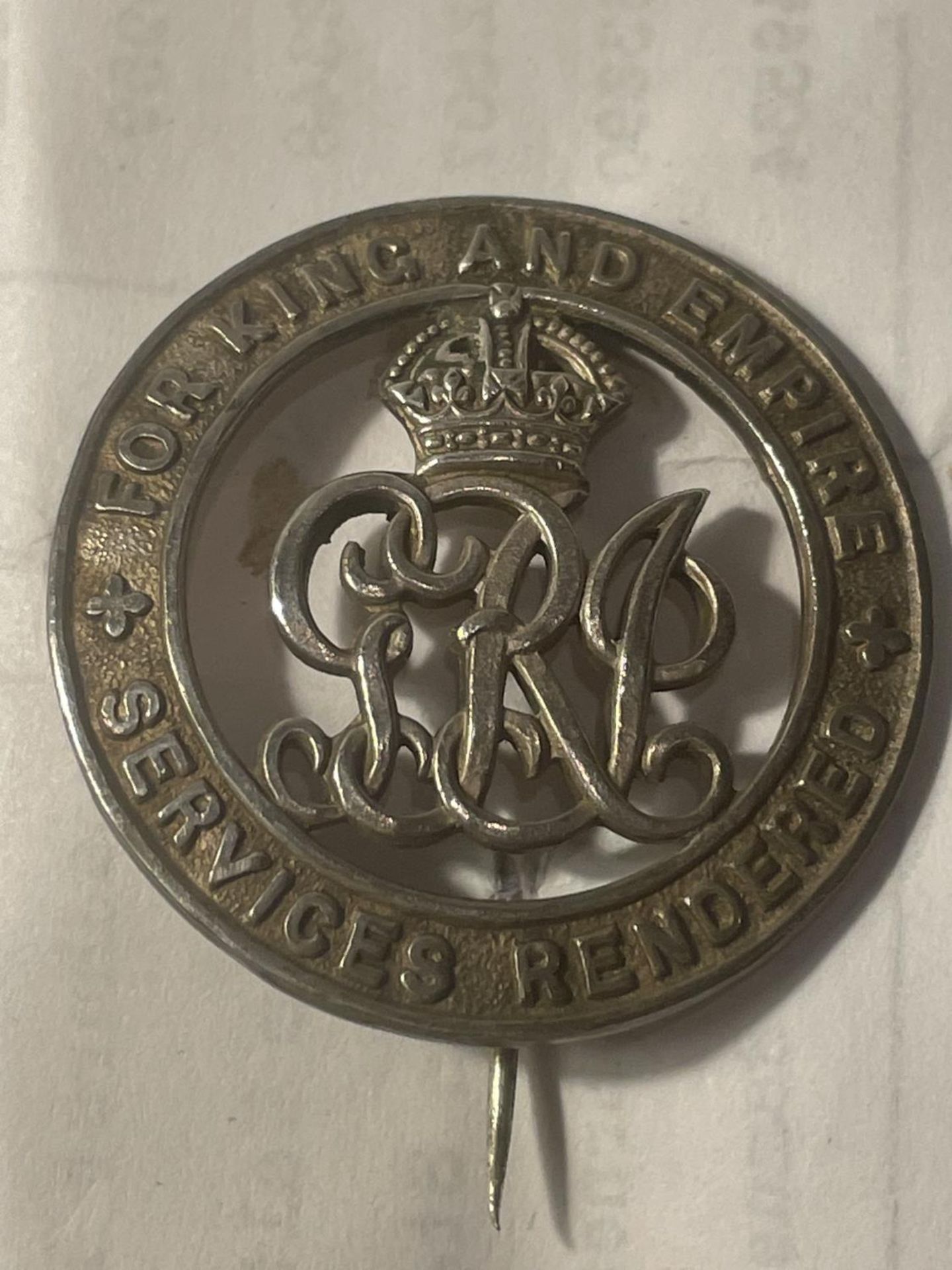 A FOR KING AND EMPIRE SERVICES RENDERED PIN BADGE - Image 2 of 2