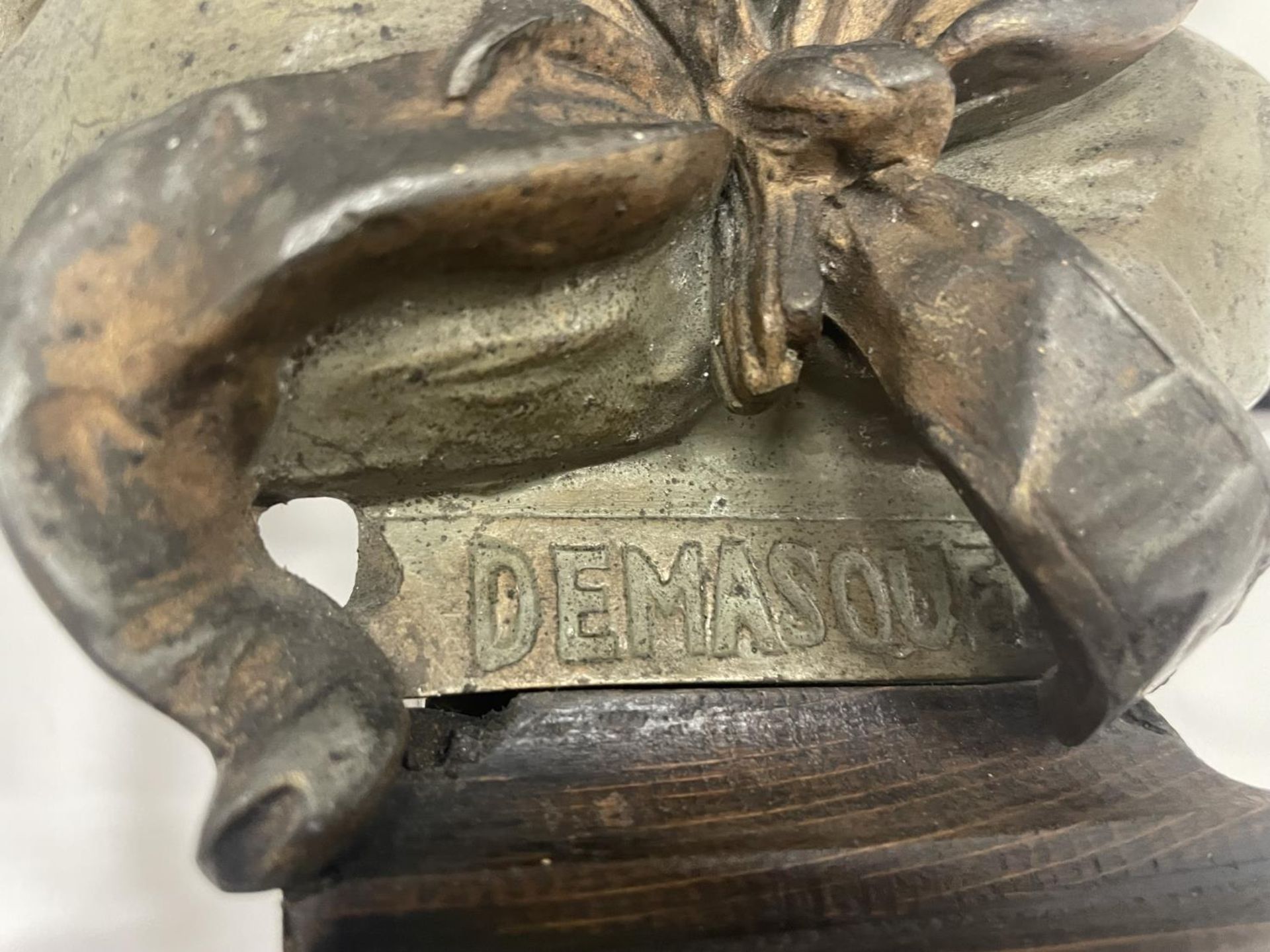 A RESIN BUST OF DEMASQUEE - Image 5 of 5