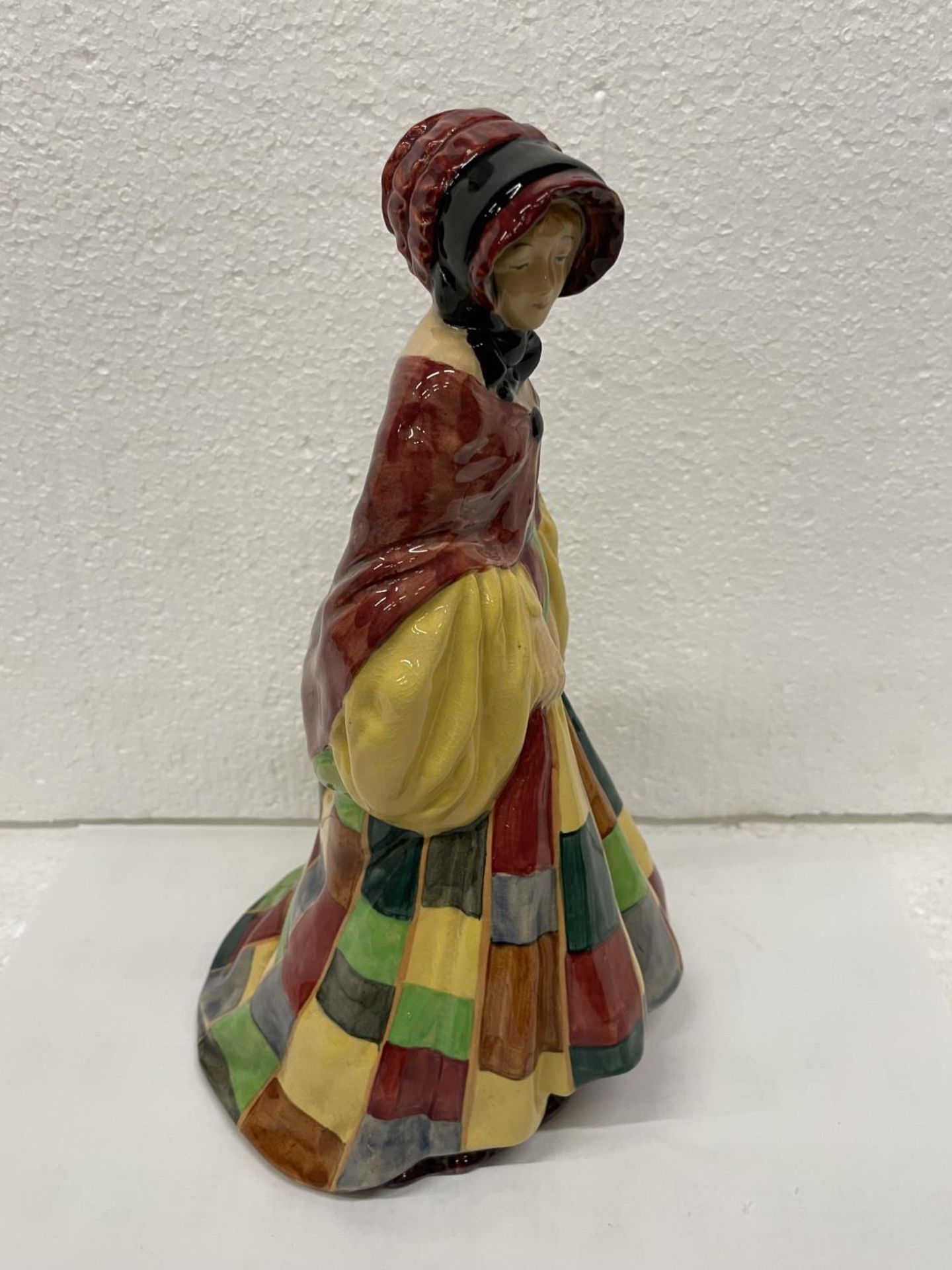 A ROYAL DOULTON FIGURE PARSONS DAUGHTER HN 564 - Image 4 of 5