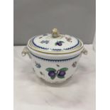 A PITTORIA RICHARD GINORI ITALY FRUIT DESIGN CERAMIC ICE BUCKET CACHE WITH ORIGINAL GLASS LINER