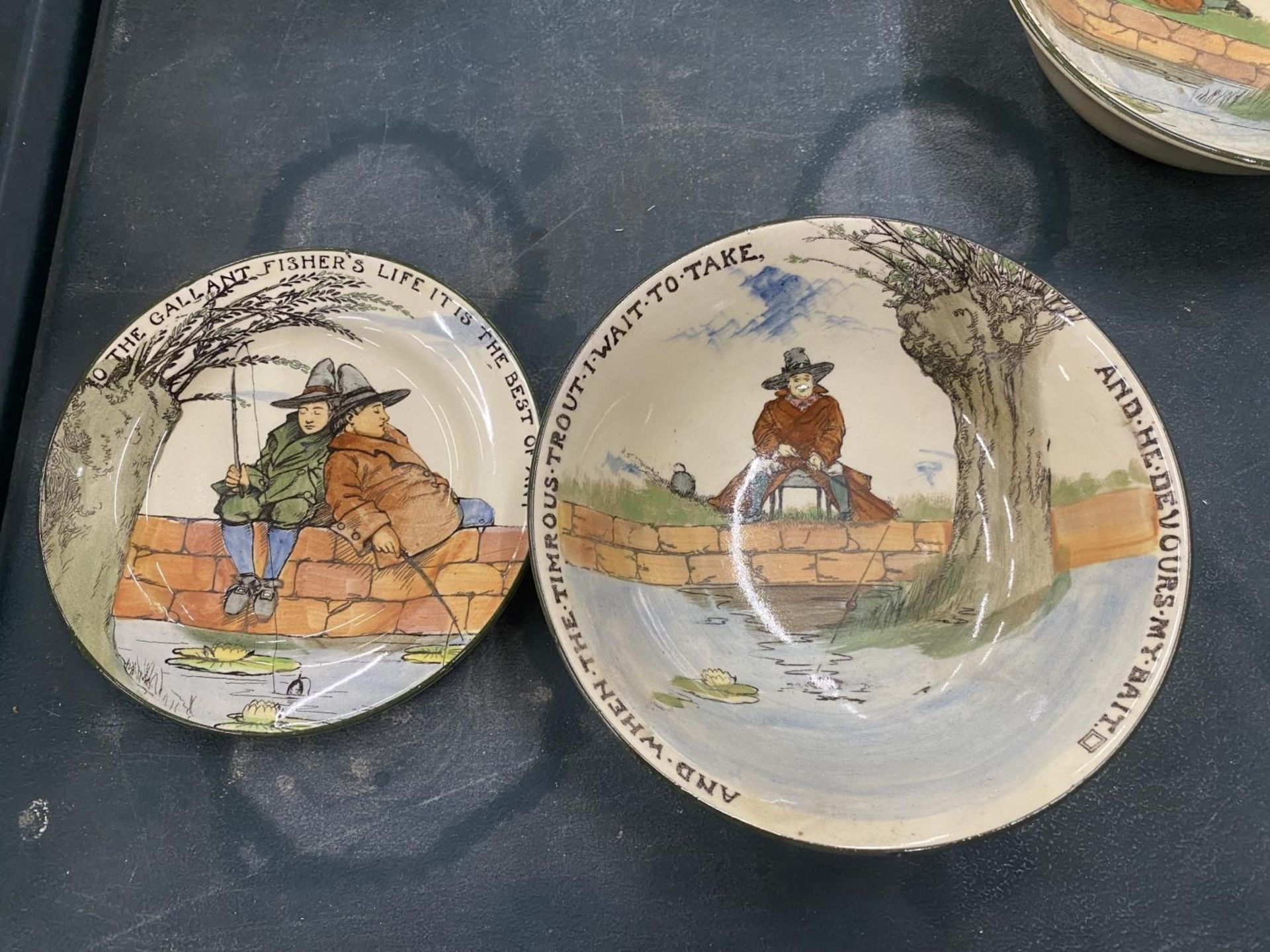 A COLLECTION OF ROYAL DOULTON 'THE GALLANT FISHERS' SERIES WARE TO INCLUDE PLATES AND BOWLS - ONE - Image 4 of 5