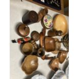 A QUANTITY OF TREEN ITEMS TO INCLUDE BOWLS, A POCKET WATCH HOLDER, BOWLS, NOVELTY CORKS, ETC