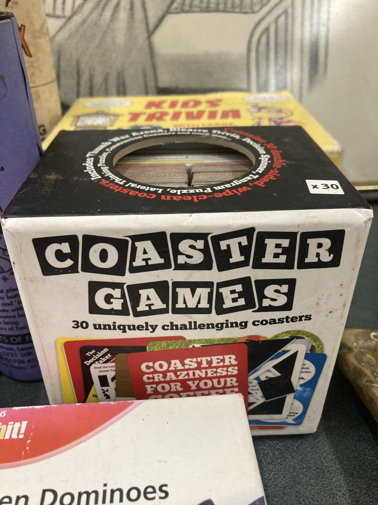 A COLLECTION OF VINTAGE AND MODERN GAMES TO INCLUDE DOMINOES, CLOCKWORK ANIMALS, TRIVIA, ETC - Image 4 of 4