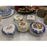 A COLLECTION OF FIVE CHINA TRINKET BOXES TO INCLUDE PALISSY, ETC