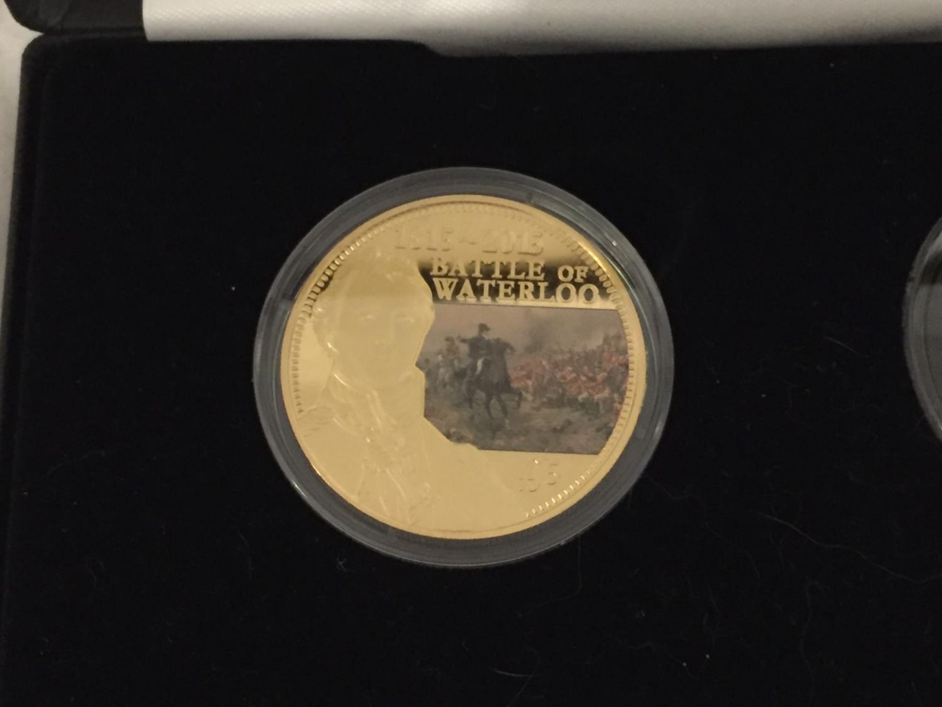 A CASED 200TH ANNIVERSARY OF THE BATTLE OF WATERLOO COIN COLLECTION SET STRUCK IN SOLID 9 CARAT GOLD - Image 4 of 6