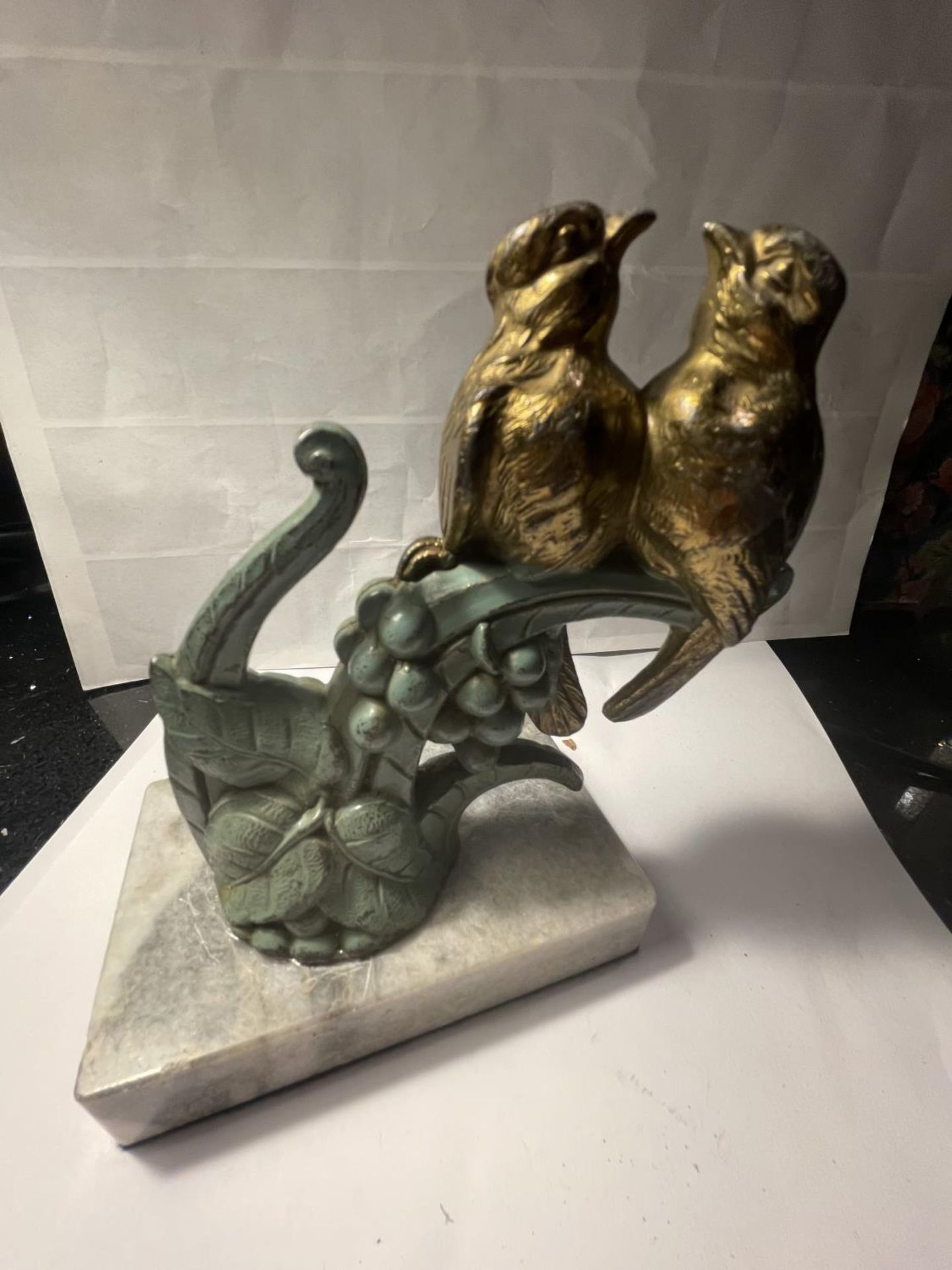 TWO BRONZED BIRDS ON A MARBLE BASE - Image 4 of 4