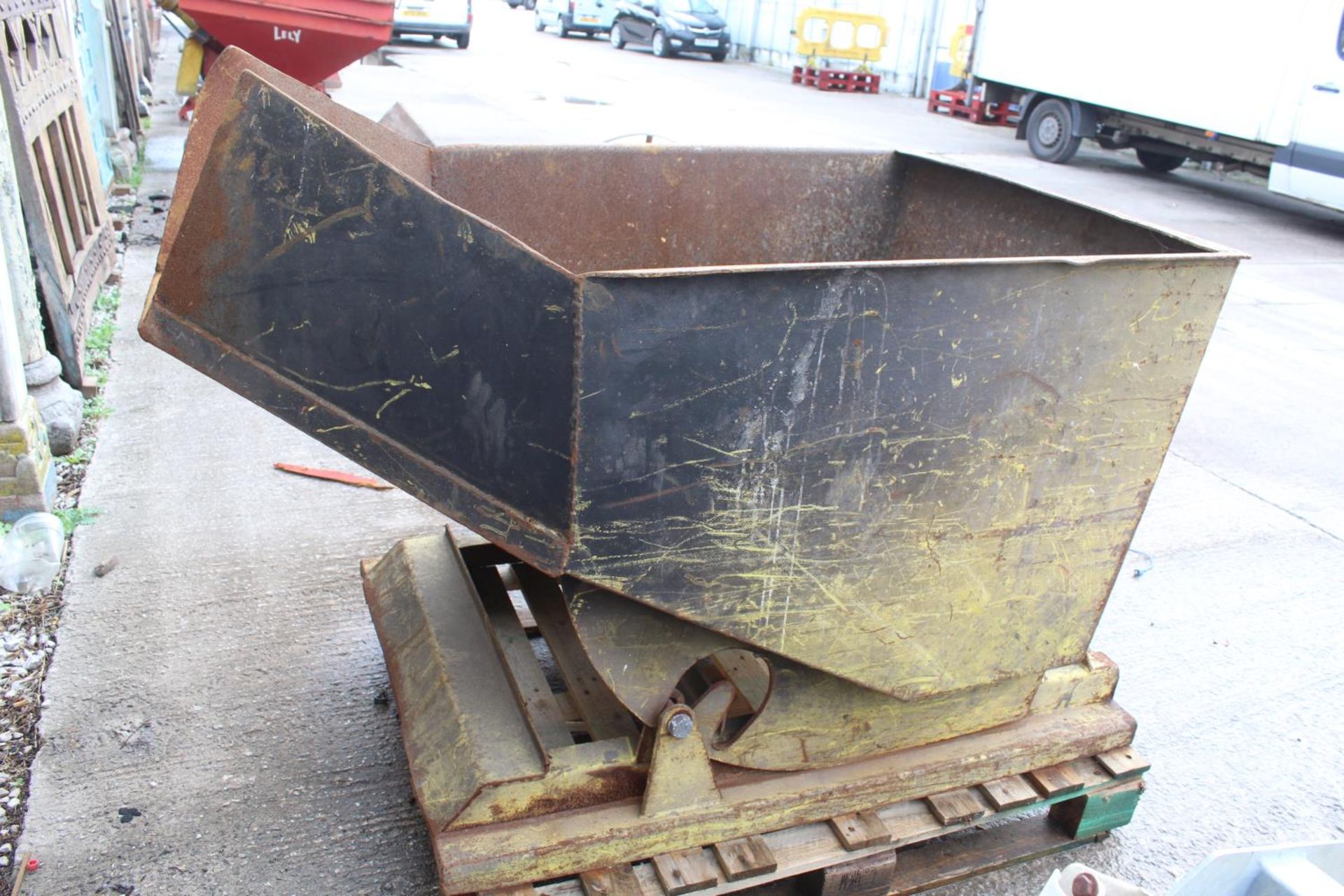A 38" TIPPING SKIP NO VAT - Image 3 of 3
