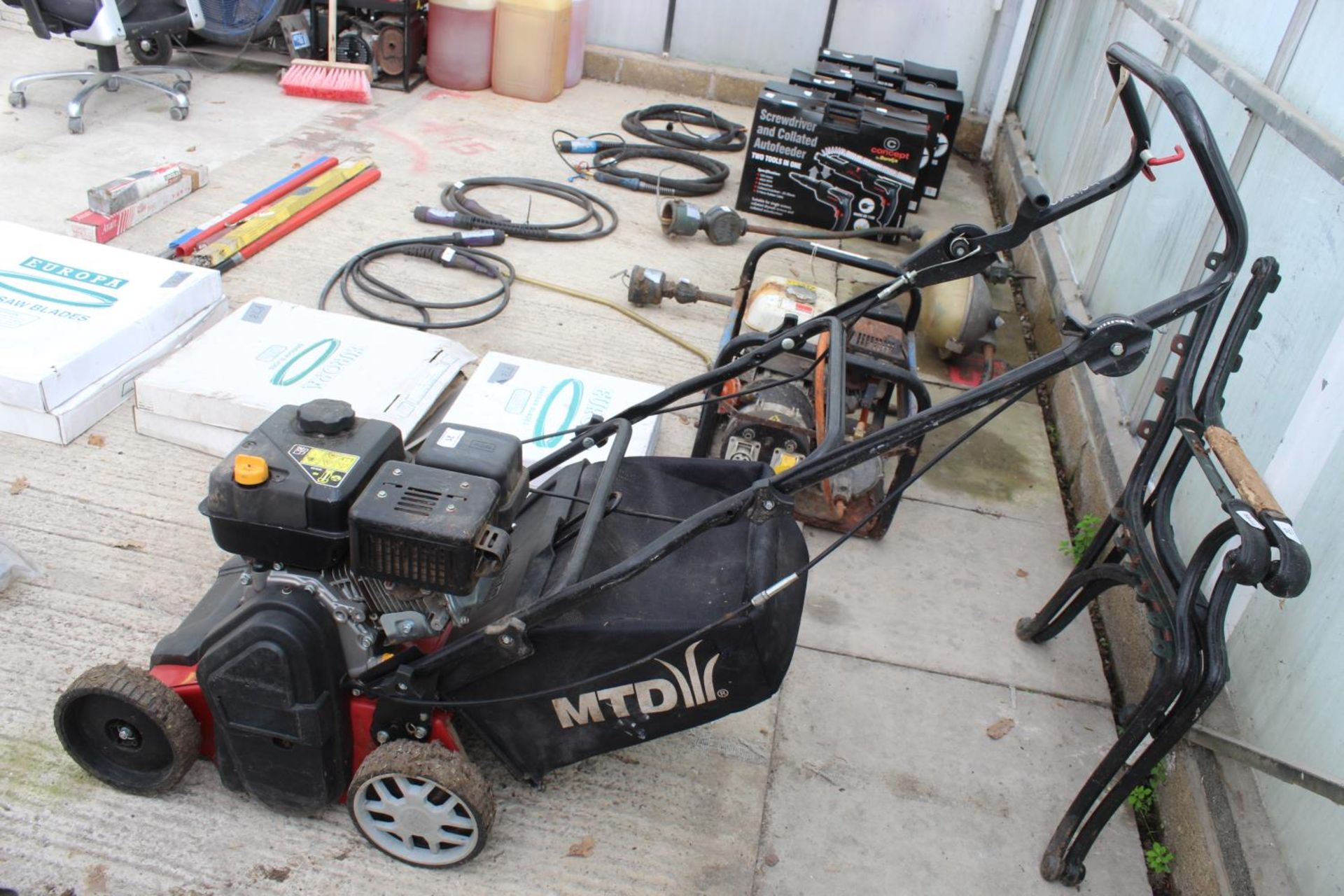 MTD PETROL SCARIFIER (GWO BUT DOES REQUIRE A CABLE) NO VAT - Image 2 of 2