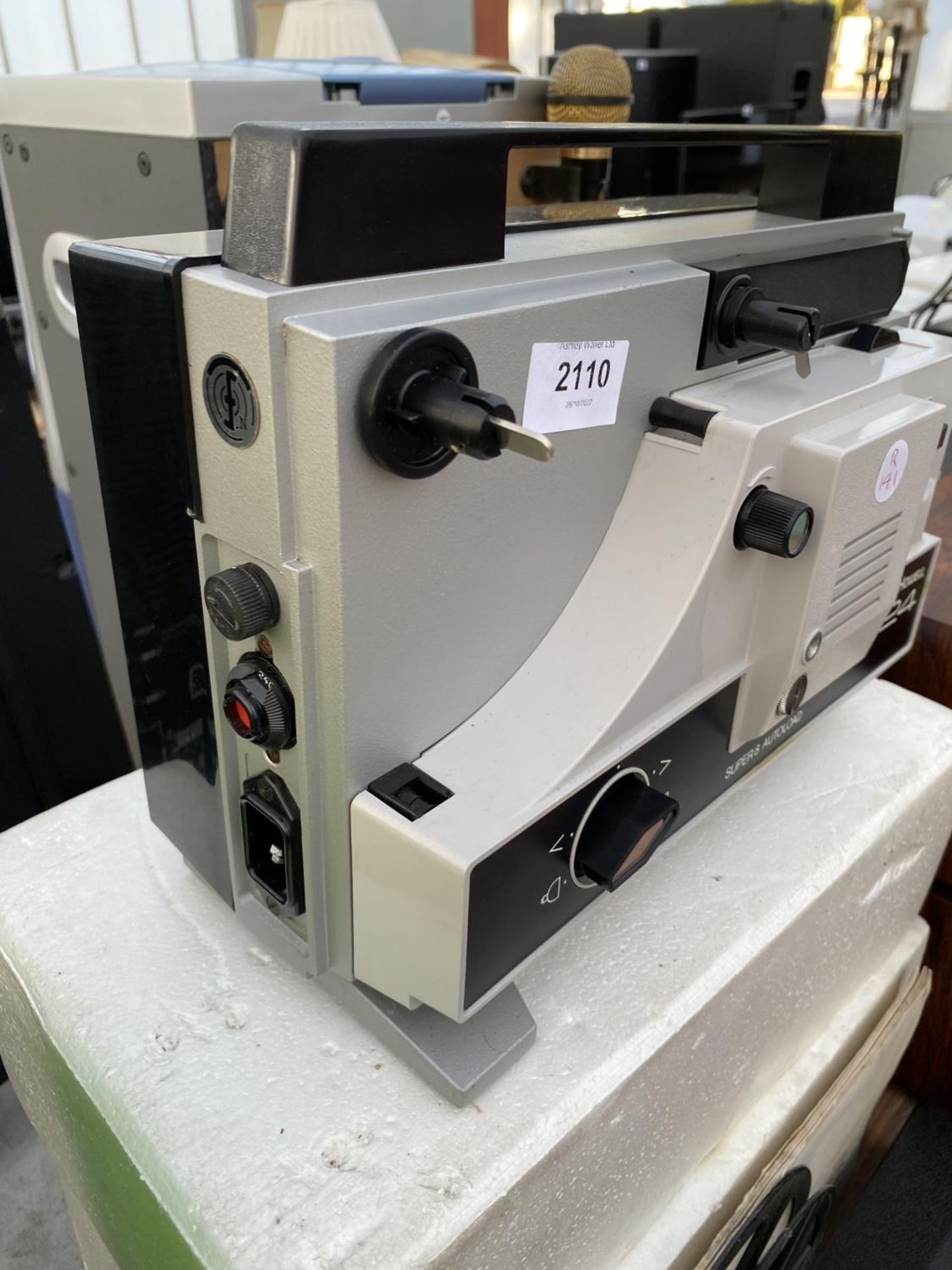 A BELL & HOWELL 324 SUPER 8 PROJECTOR - Image 2 of 4