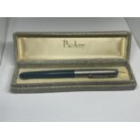 A PARKER FOUNTAIN PEN IN ORIGINAL BOX