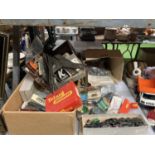 A QUANTITY OF RAILWAY RELATED ITEMS TO INCLUDE TRAINS, CARRIAGES, TRUCKS, RAIL, ETC PLUS AIRFIX KITS