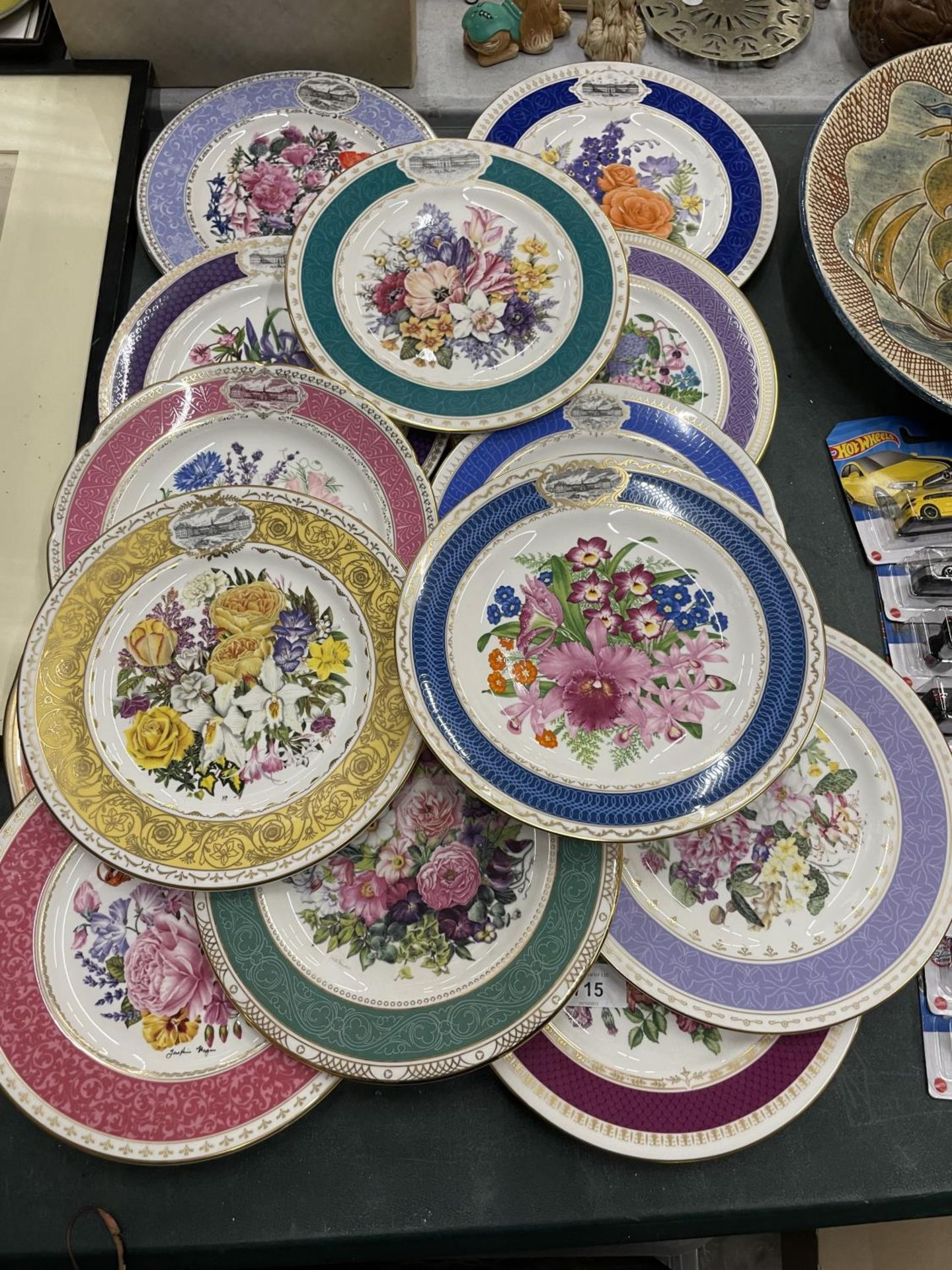 A SET OF SPODE ROYAL HORTICULTURE SOCIETY FLOWER SHOW CABINET/WALL PLATES - 15 IN TOTAL