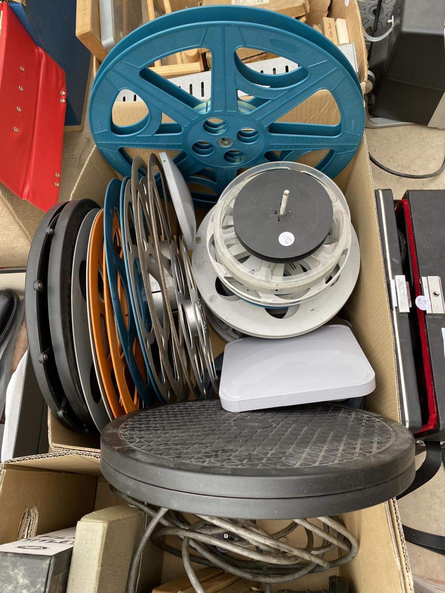 AN ASSORTMENT OF ITEMS TO INCLUDE FILM REELS, A PROJECTOR AND EMPTY FILM REELS ETC - Image 2 of 5