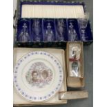 A MIXED LOT TO INCLUDE A BOXED SET OF SIX ETCHED SHERRY GLASSES, CHARLES AND DIANA WEDDING PLATE,