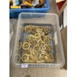 A LARGE ASSORTMENT OF VINTAGE HORSE BRASSES