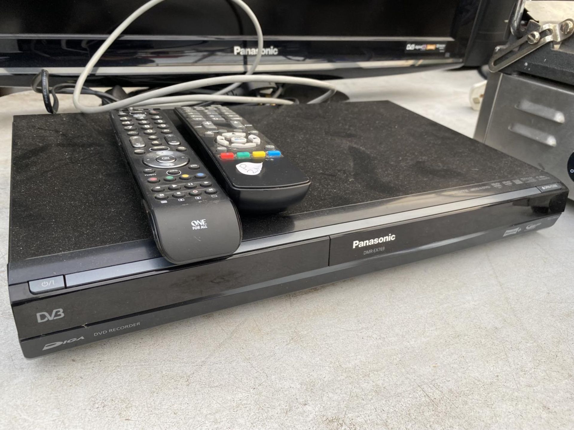 A PANASONIC 32" TELEVISION WITH REMOTE CONTROL AND A PANASONIC DVD PLAYER - Image 2 of 2