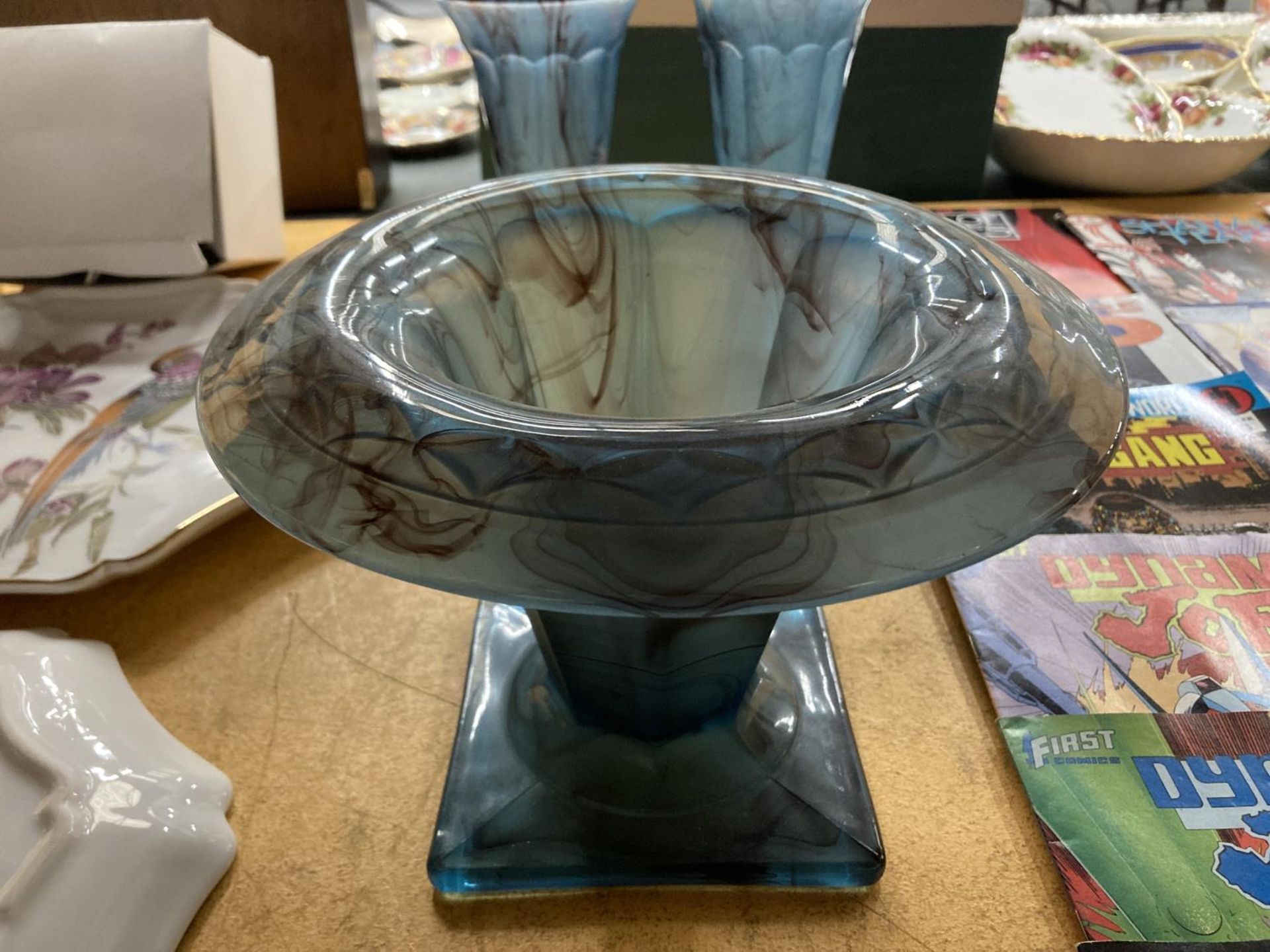 FOUR PIECES OF BLUE CLOUD GLASS TO INCLUDE VASES AND A BOWL - Image 2 of 3